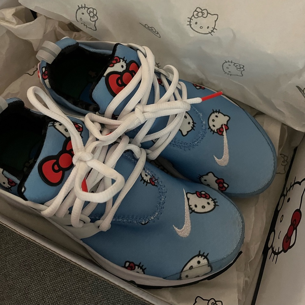 Nike Hello Kitty - Picture 2 of 9